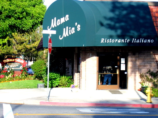 Italian_Mama-Mias-Italian-Restaurant-001